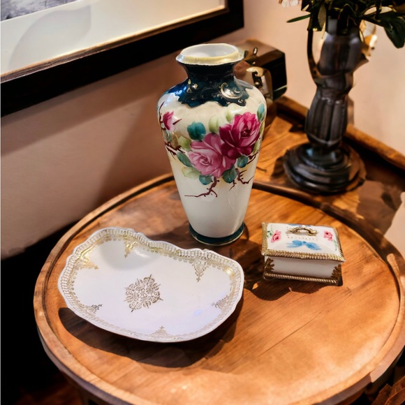 Set of 3 Beautiful Porcelain Items - Picture 11 of 13